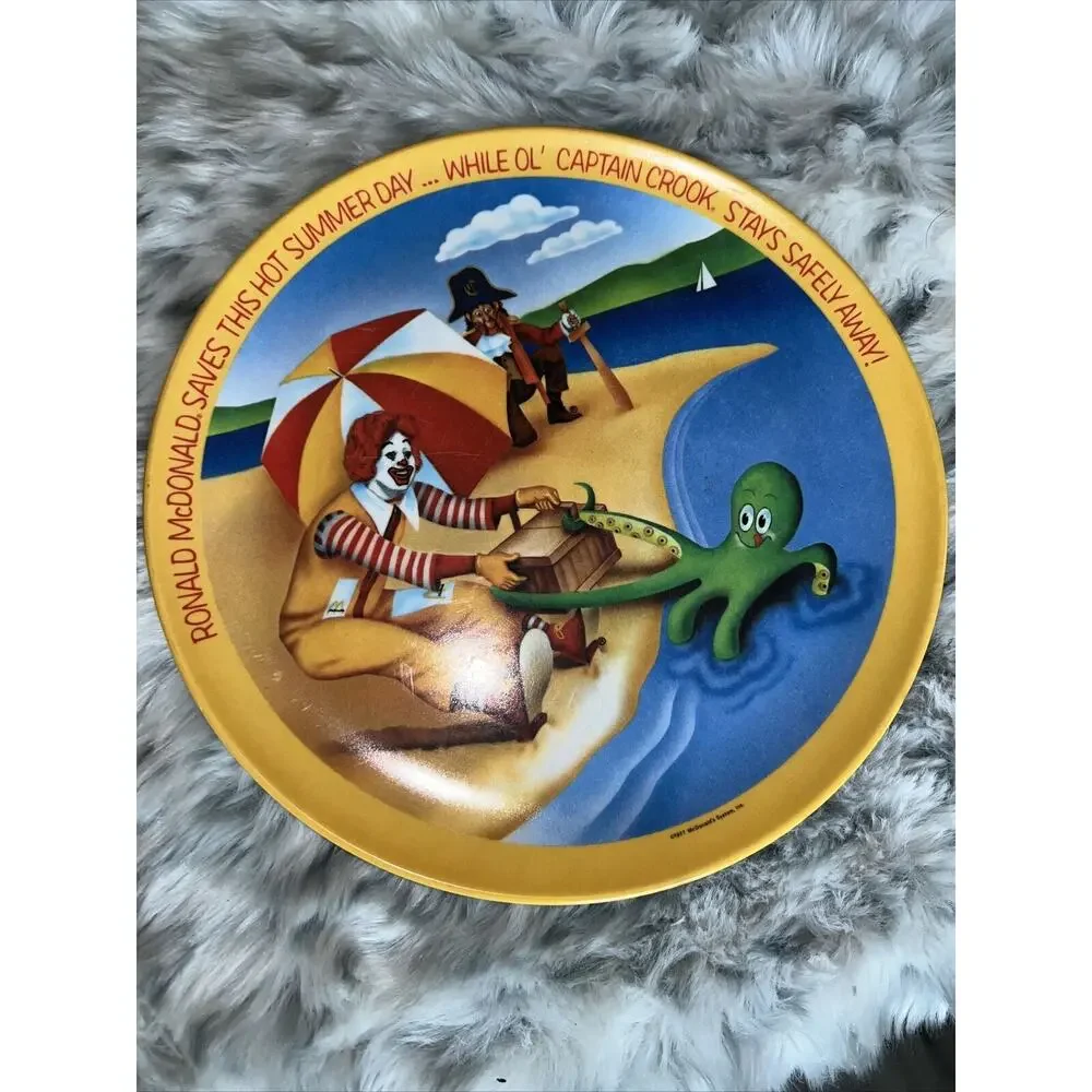 Pair of 1977 McDonald's Plastic Plates Lexington Made‎ In USA 10
